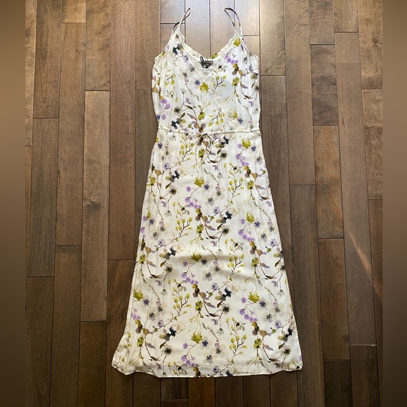 Massimo Dutti camisole dress. Size 6. Cream colour. Floral pattern. - Picture 1 of 7